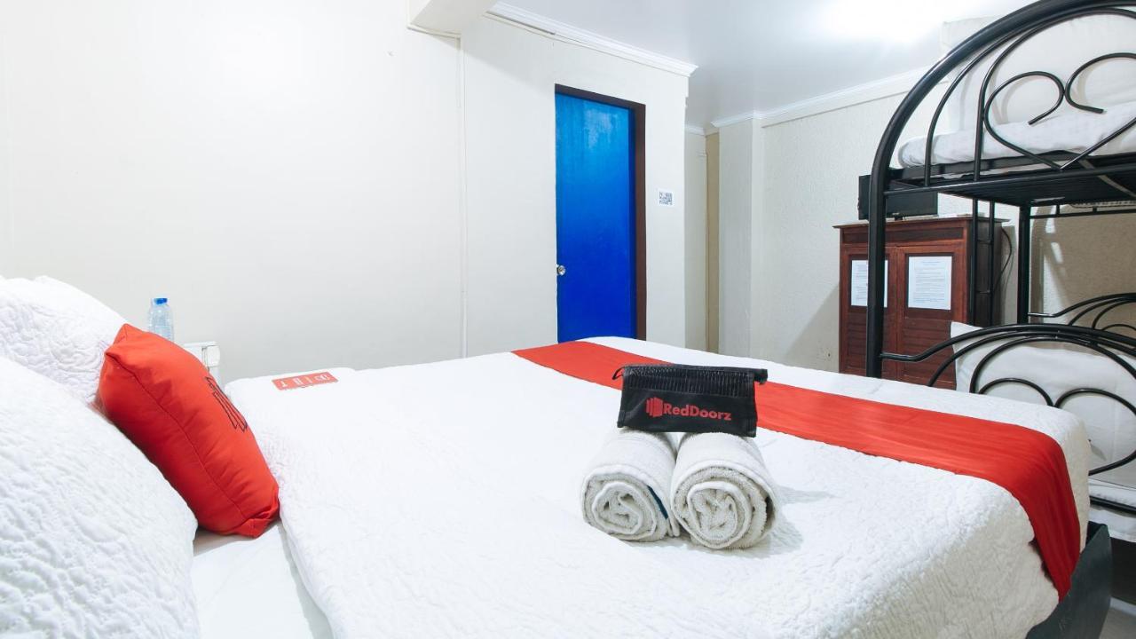 אולונגפו Reddoorz Plus At Lagoon Resort Zambales מראה חיצוני תמונה