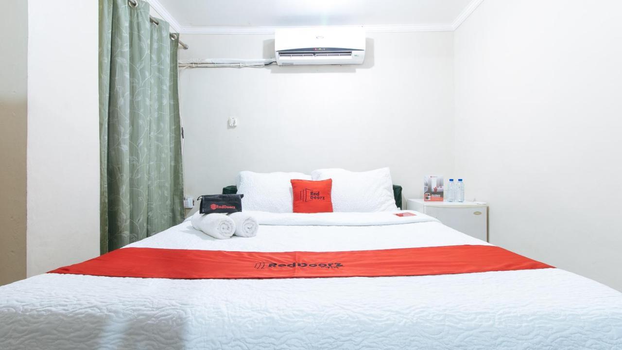 אולונגפו Reddoorz Plus At Lagoon Resort Zambales מראה חיצוני תמונה