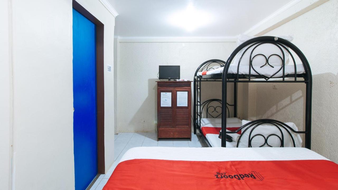 אולונגפו Reddoorz Plus At Lagoon Resort Zambales מראה חיצוני תמונה