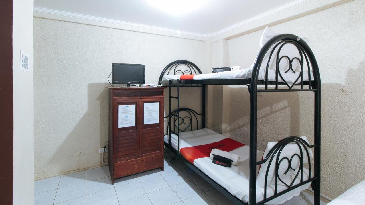 אולונגפו Reddoorz Plus At Lagoon Resort Zambales מראה חיצוני תמונה