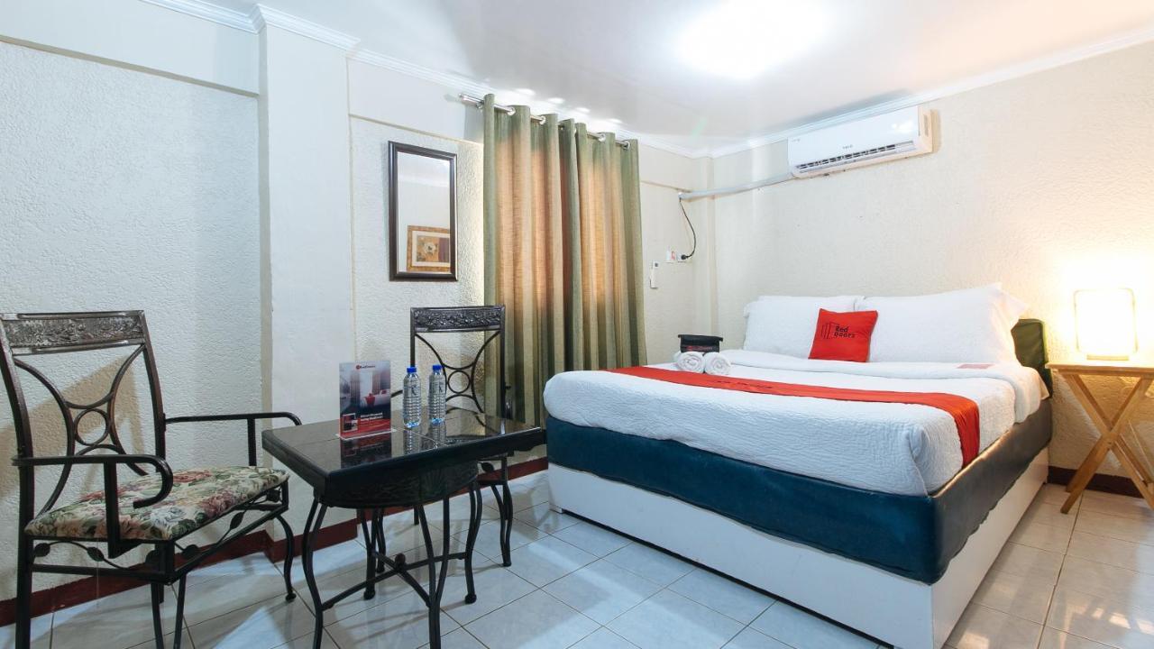 אולונגפו Reddoorz Plus At Lagoon Resort Zambales מראה חיצוני תמונה